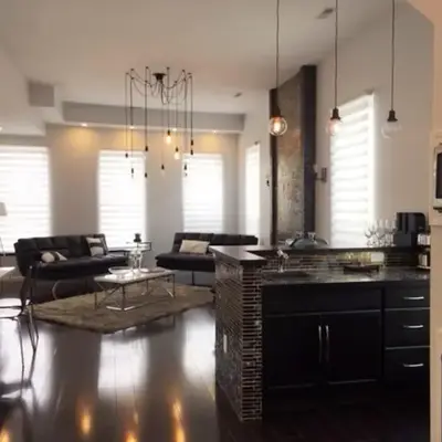 Luxury three story apartment in SHORT NORTH
