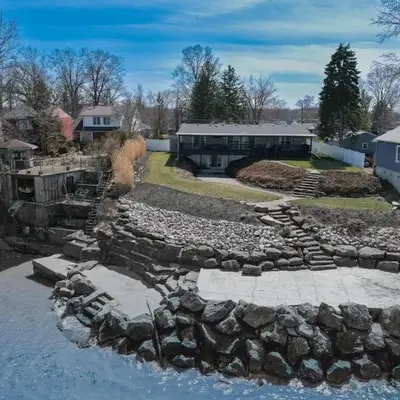 Lakefront 5 Bedroom Vacation Home - Sleeps 12!