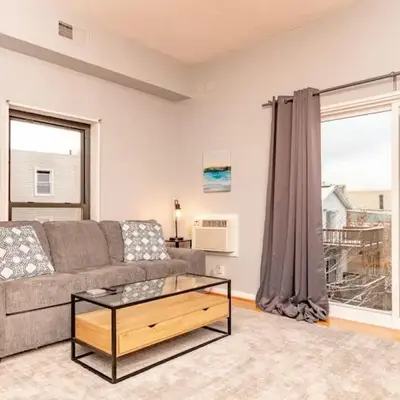 Mt Adams 1BR Great Location Steps from Monastery