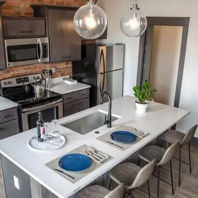 Gorgeous Condo in the Heart of OTR Free Parking