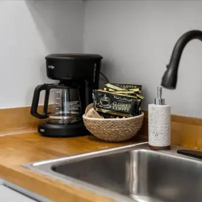 Cozy 1BR Near Zoo