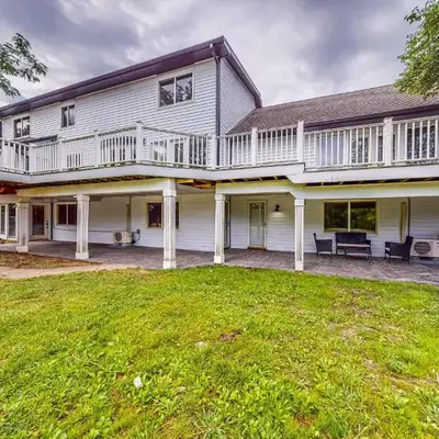 River Access! Couples Retreat on Working Homestead