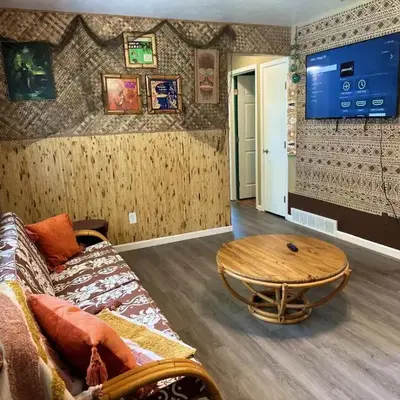 Kikis Tikis! Fun Themed Home