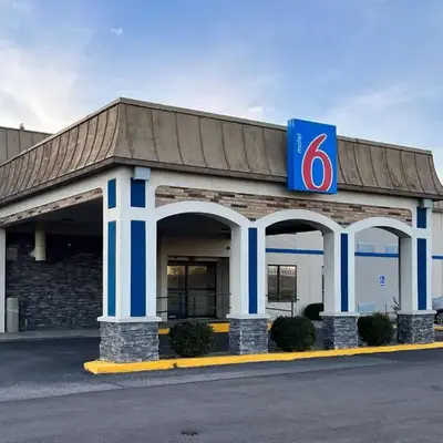 Studio 6 Suites Springfield