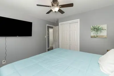 Gallery image of New renovated single-family home built in 1999 in Middletown