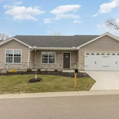 Beautiful NEW Home among the Nook in Hamilton
