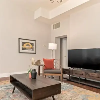 3-BR Soccer Stadium- Fast Drive to OTR - Downtown