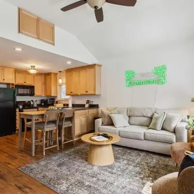 Newly Renovated Tremont Treasure I Cozy + Modern