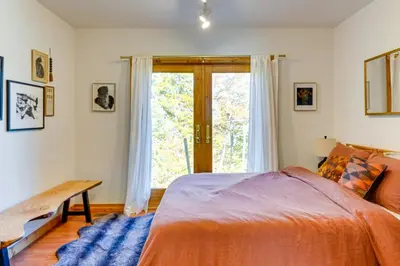 Gallery image of Delaware Wooded River Retreat with Views and More in Delaware