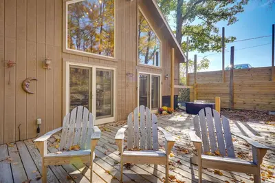 Gallery image of Delaware Wooded River Retreat with Views and More in Delaware