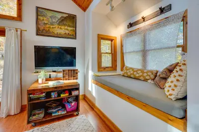 Gallery image of Delaware Wooded River Retreat with Views and More in Delaware