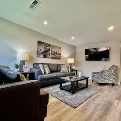 Remodeled 2 BDRM Ranch Attached Home Liberty