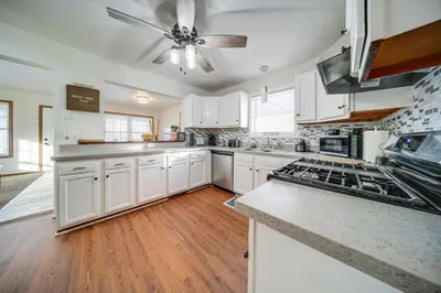 Gallery image of Charming Cleveland Home 5 Mi to Downtown! in Cleveland