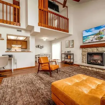 Quiet 2-Bedroom Condo with Garage and Fast Wi-Fi