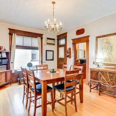 Historic Tiffin Home about Half Mi to University!