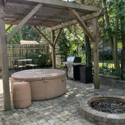 Madison Manor II by the River Hot Tub Downtown