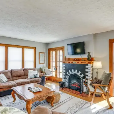 Cozy Tiffin House with Private Pool 1 Mi to Town!