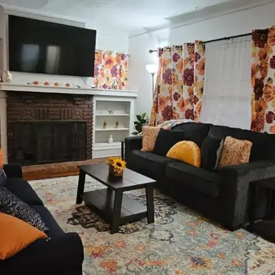 Lovely 3 Bed Room in Cleveland
