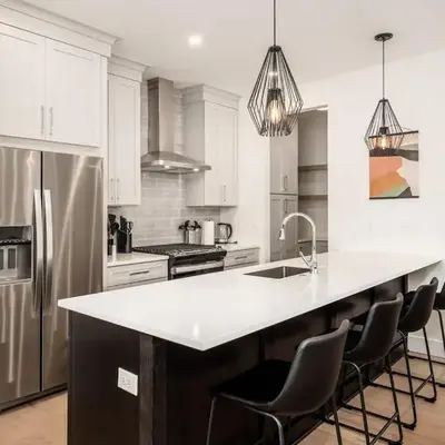 Modern Luxury 4BR 3 5BA Oasis in Historic Old Town East PD