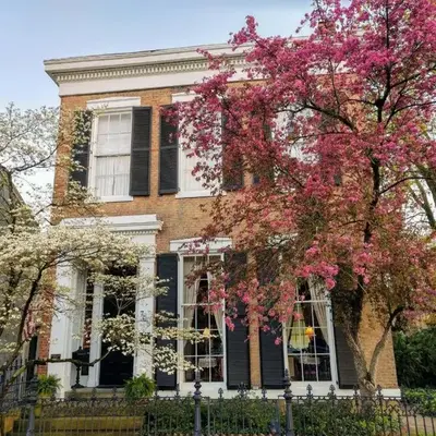 Iron Gate Inn