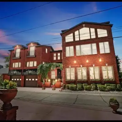Part of Mini-Mansion