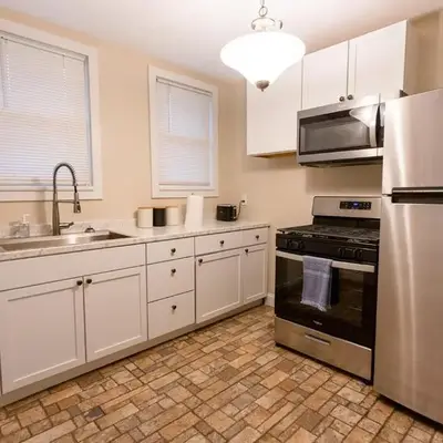 Rolston 1 Bedroom House near Xavier
