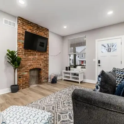 Entire Home Private Parking Fenced Yard