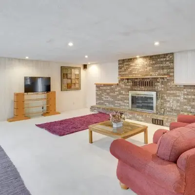 Spacious Studio - 5 Mi to MGM Northfield Park!