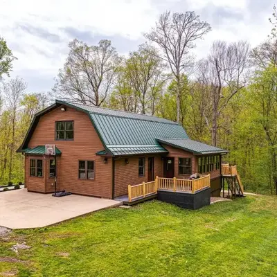 Family-Friendly Milton Home on 14 Acres with Hot Tub