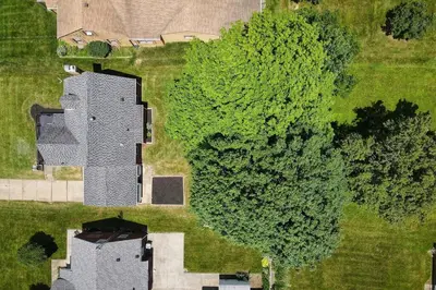 an overhead view of a house and trees at Home Champions-HOF Village Comfort in Canton