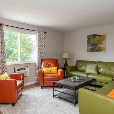 Modern 2BR Gem Steps to The Greene UD & WPAFB