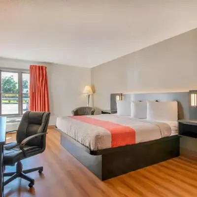 Motel 6 Walton
