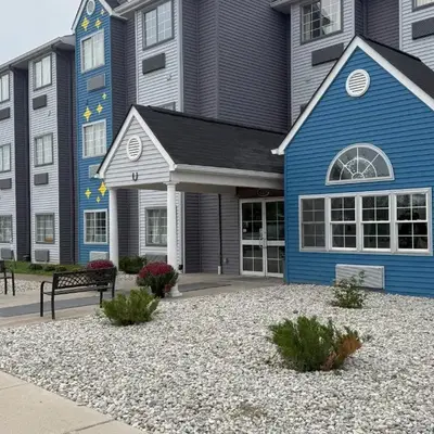 BlissPoint Inn & Suites