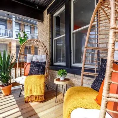 Jungle House Luxury Homes - Columbus Downtown Short North - Walk to Convention Center & Nationwide Arena - Sleeps up to 8 - Free Parking - Over 5