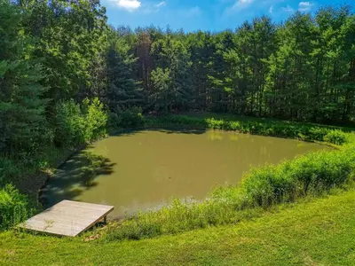 Gallery image of Moonlight Waters by Pond in South Bloomingville
