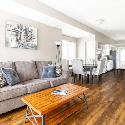 Luxury Downtown Townhome Private Garage Unit 16