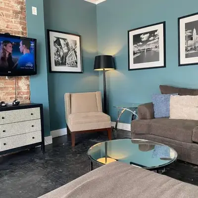 Rare Find Sleeps 16 with 9 Beds 6BR plus WIFI