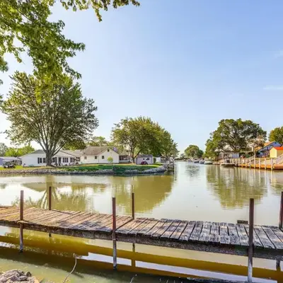 Waterfront Port Clinton Cottage 5 Mi to Lake Erie
