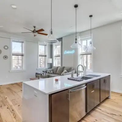 Top Rated - Free Parking - 1-br Condo OTR