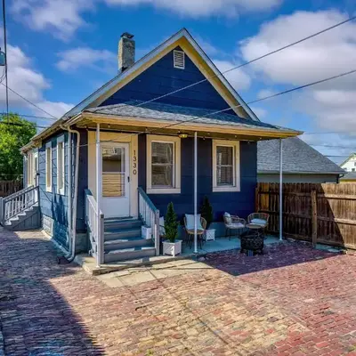 Comfortable 2-Bedroom House In Cleveland 1330