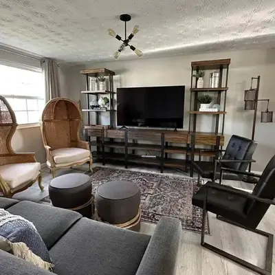 Modern Retreat - Newly Remodeled Gem