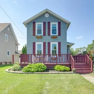 Vermilion Home - Walk to Main Street Beach!