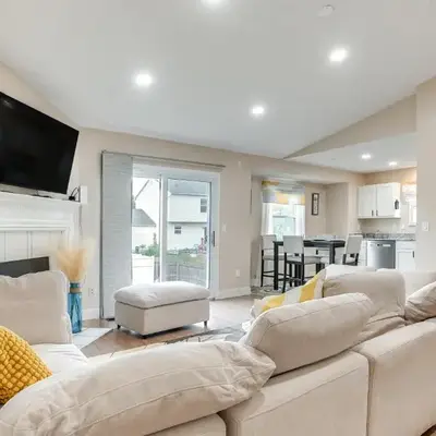 8 Mi to Downtown Pet-Friendly Columbus Home