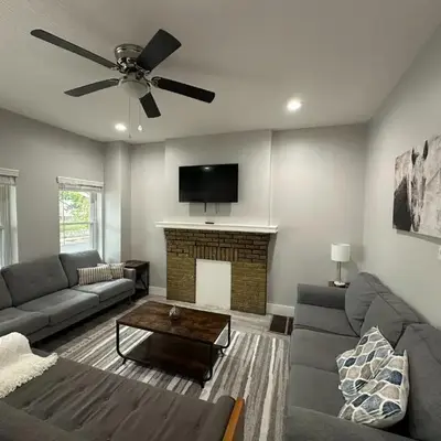 Charming 2BR Near Downtown & Attractions