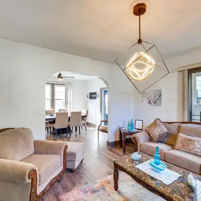 4 Mi to Dtwn Home with Patio in Cleveland!