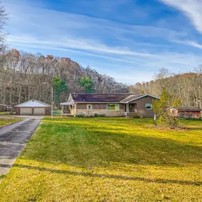 Stay and Play West Virginia Country Home!