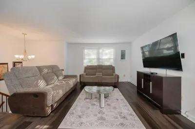 Gallery image of Crystal Ethan Lodge - 5 Bedroom Home in Cincinnati