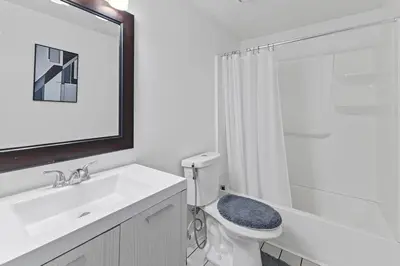 Gallery image of Crystal Ethan Lodge - 5 Bedroom Home in Cincinnati