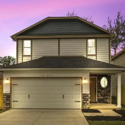 Charming 4BR New Home Columbus With Garage Parking