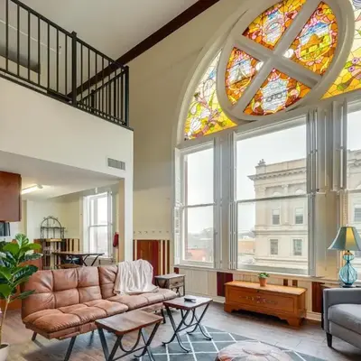 Unique and Stylish Studio Loft in Huntington!